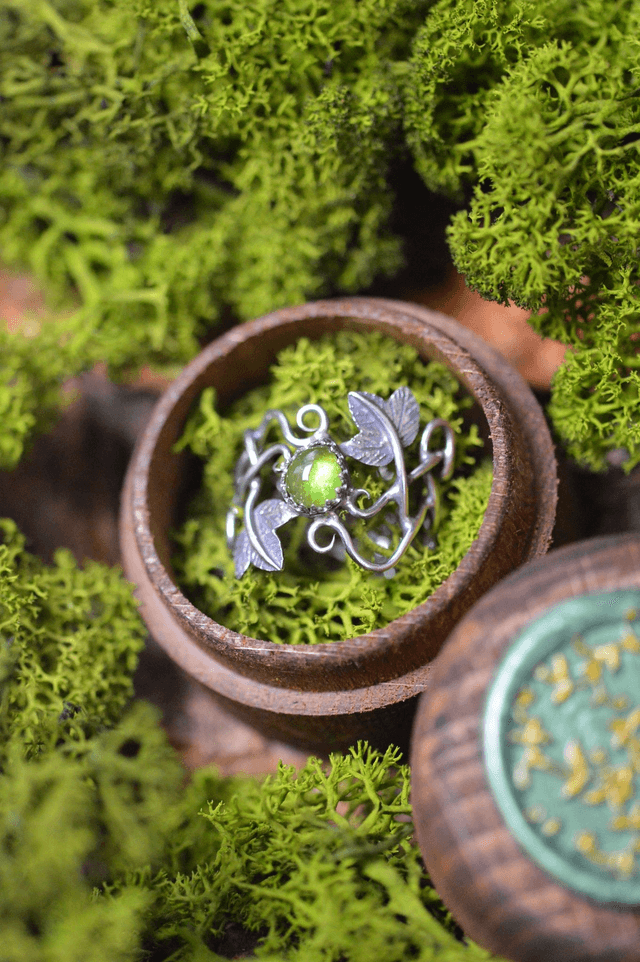 Bague Elfique - Tourmaline verte T59 à 69, feuilles de lierre