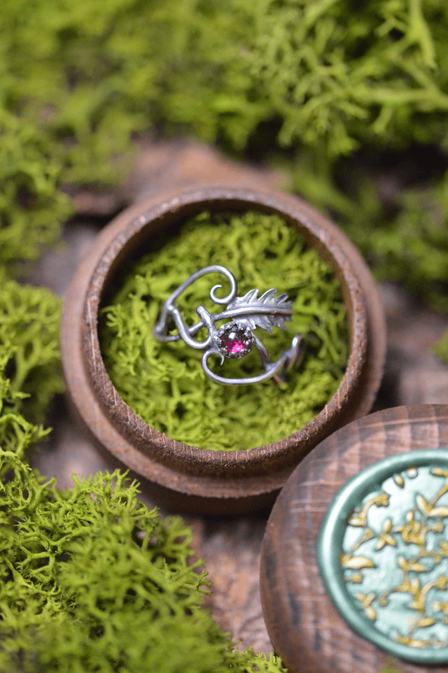 Bague Elfique - Grenat T51 à 57, feuille de chêne