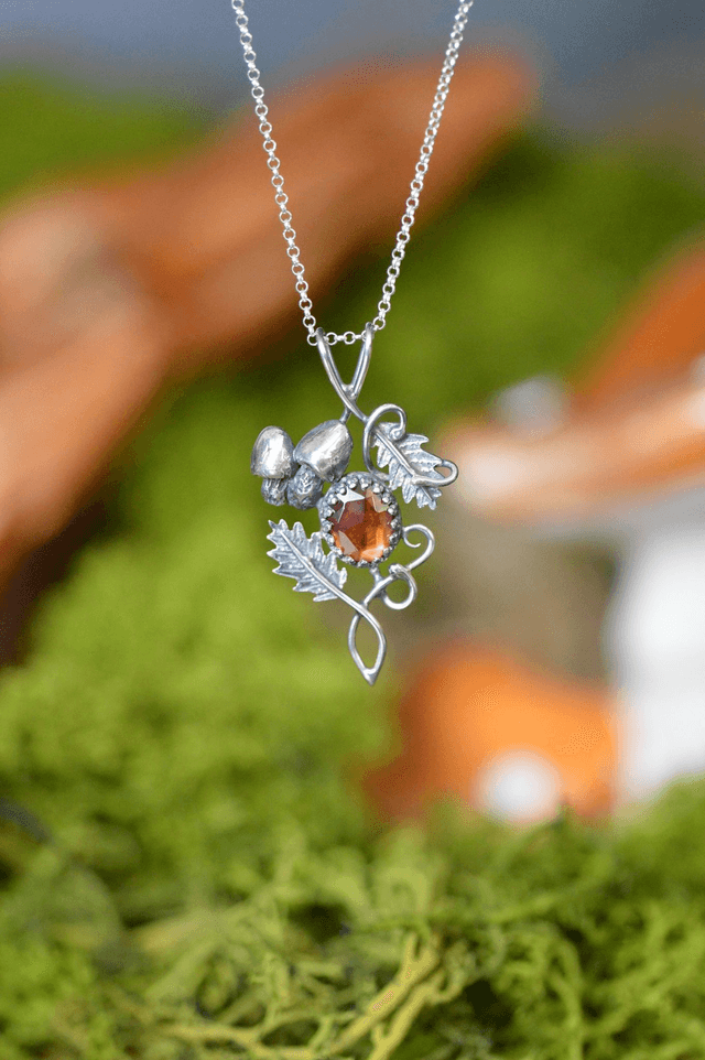 Pendentif Elfique - Grenat et champignons n°1