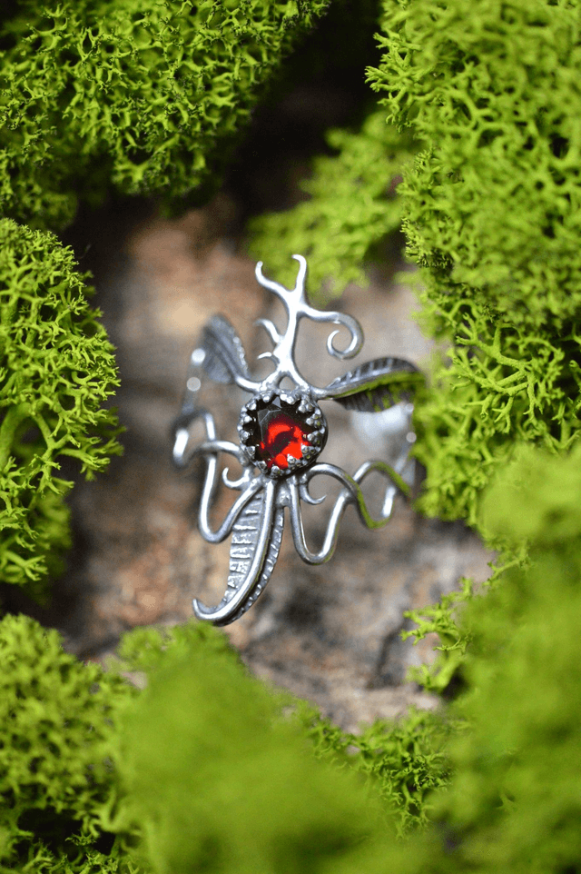 Commande personnalisée pour Mandy - Bague elfique Dragon et Grenat
