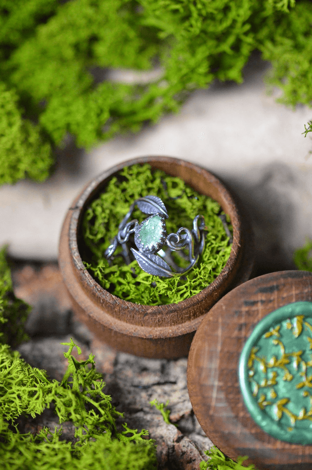 Bague Elfique - Cyanite verte T53 à 59, feuilles simples