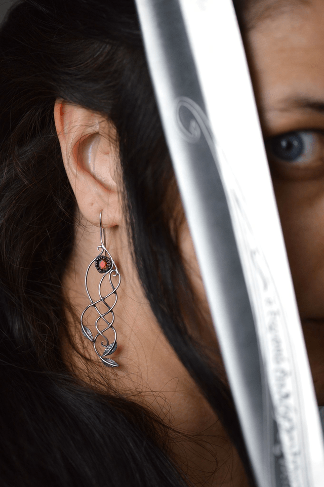 Boucles d'Oreilles Elfique - Grenats, feuilles simples
