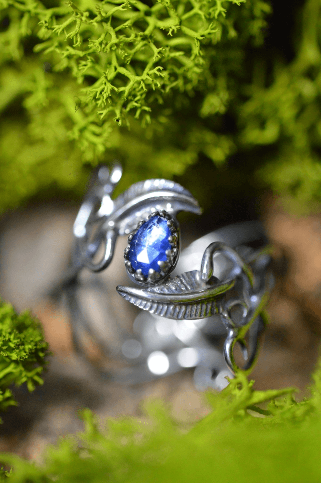 Bague Elfique - Petite Cyanite bleue T54 à 60, feuilles simples