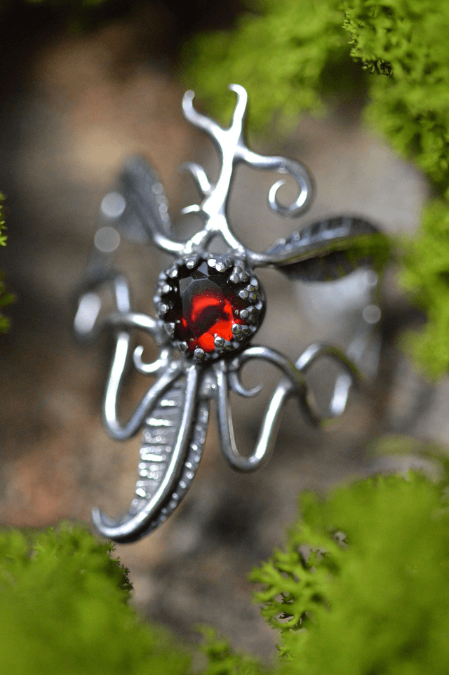 Commande personnalisée pour Mandy - Bague elfique Dragon et Grenat
