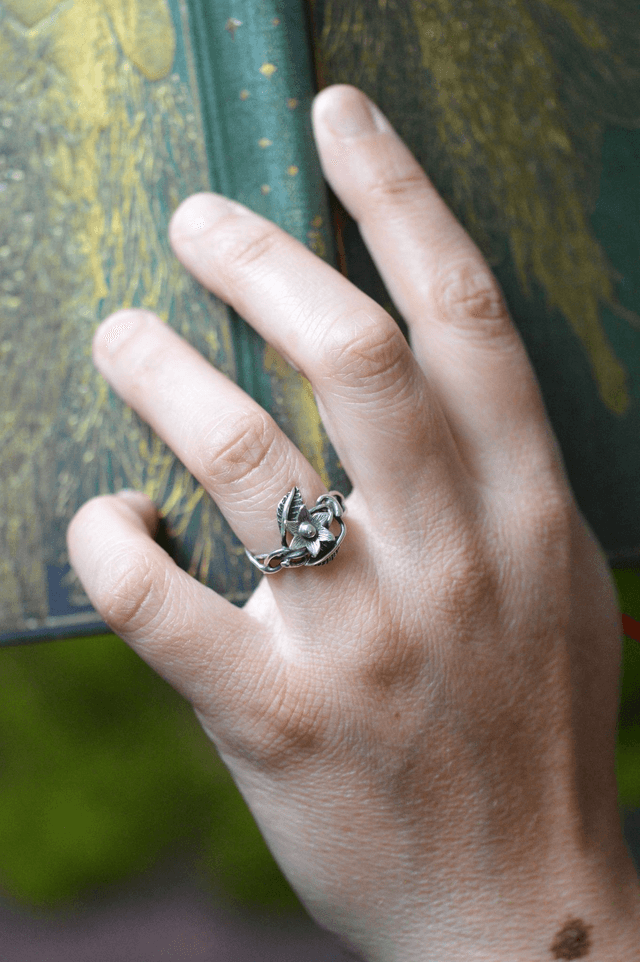 Bague Elfique - Fleur à six pétales T43 à 49, feuilles simples