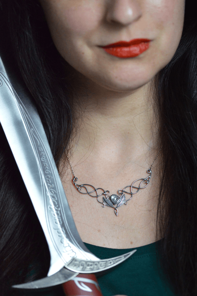 Collier Elfique - Cyanite Verte, feuilles simples