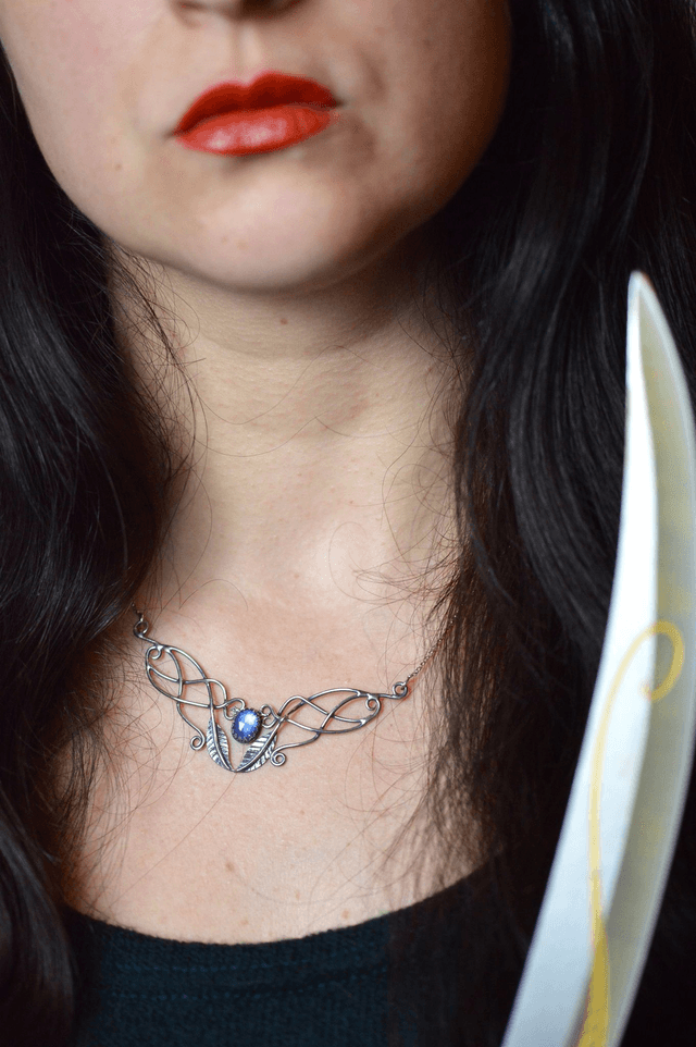 Collier Elfique - Cyanite Bleue ovale, feuilles simples