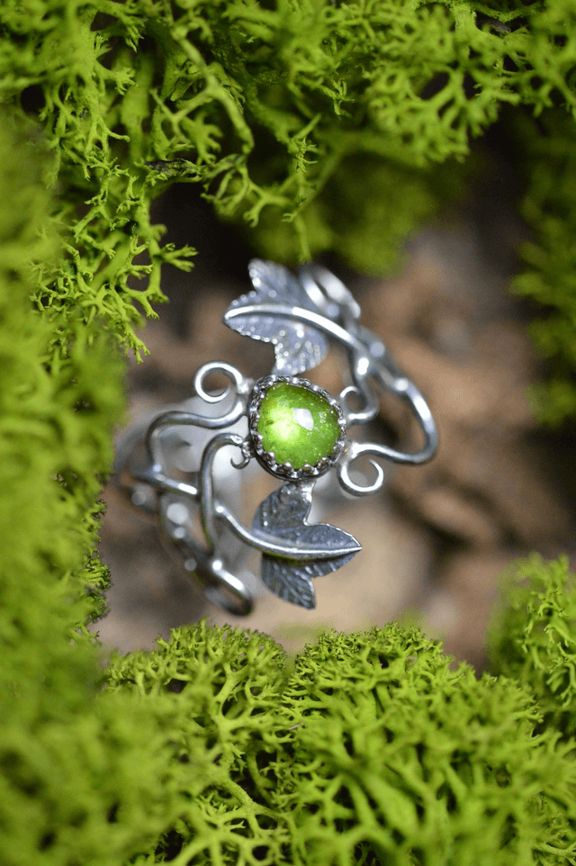 Bague Elfique - Tourmaline verte T59 à 69, feuilles de lierre
