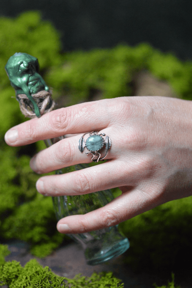 Bague Elfique - Emeraude T55, feuilles simples