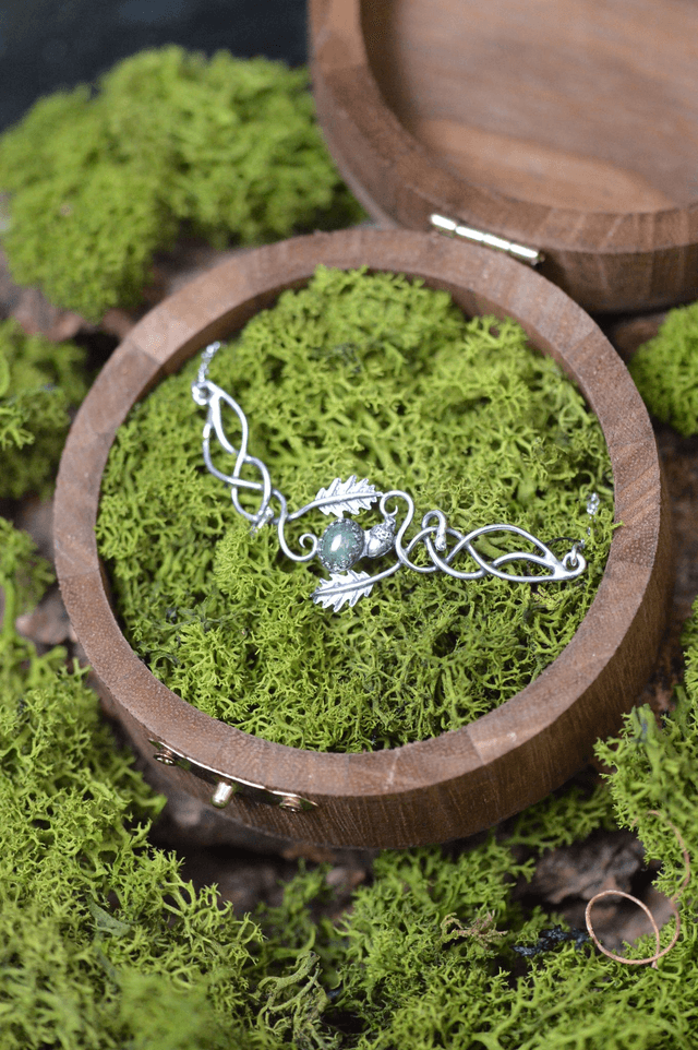Collier Elfique - Emeraude, gland et feuilles de chêne