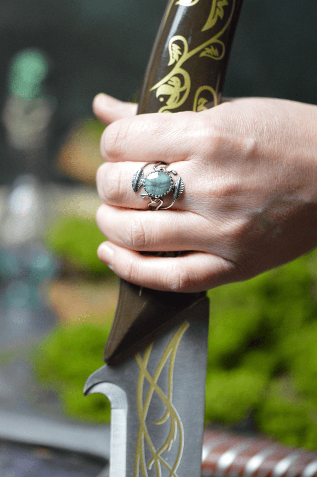 Bague Elfique - Emeraude T55, feuilles simples