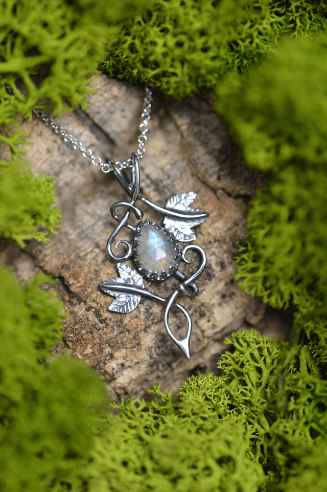 Commande personnalisée pour Marie - Pendentif Elfique Labradorite, feuilles de lierre
