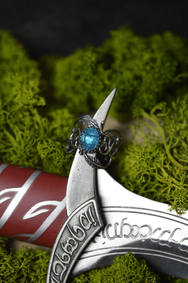 Bague Elfique - Cyanite bleu azur T55 à 63, feuilles simples