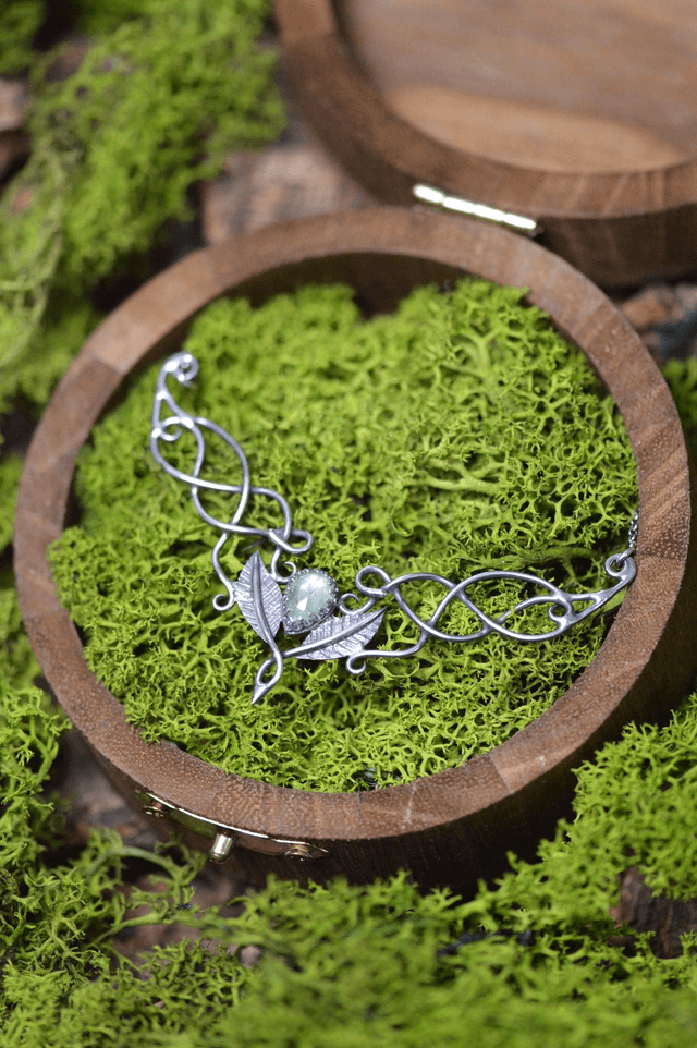 Collier Elfique - Cyanite Verte, feuilles simples
