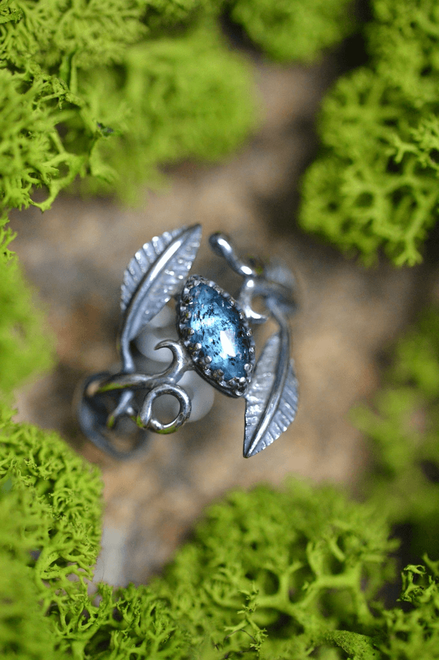 Bague Elfique - Cyanite azur T49 à 56, feuilles simples