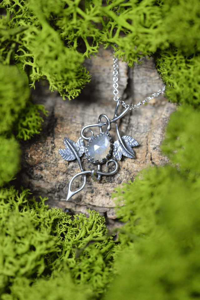 Commande personnalisée pour Marie - Pendentif Elfique Labradorite, feuilles de lierre