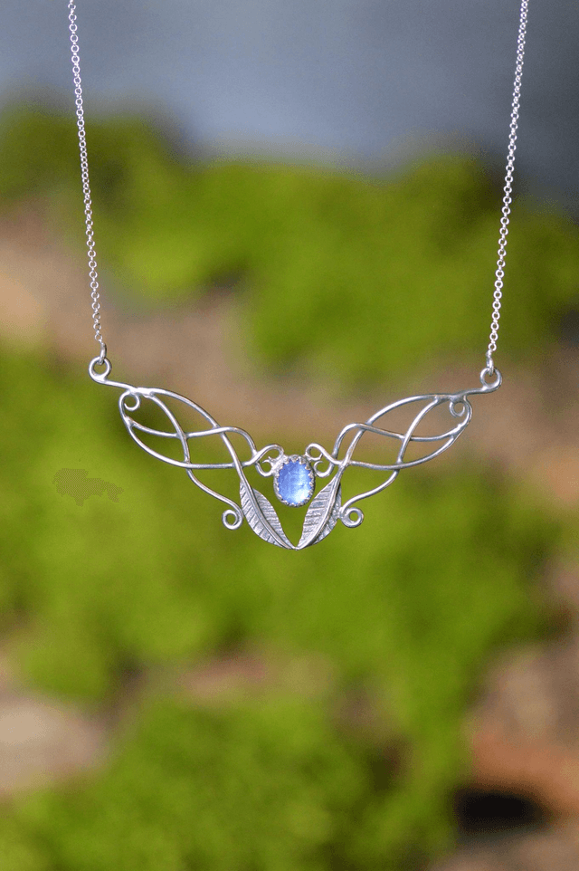 Collier Elfique - Cyanite Bleue ovale, feuilles simples