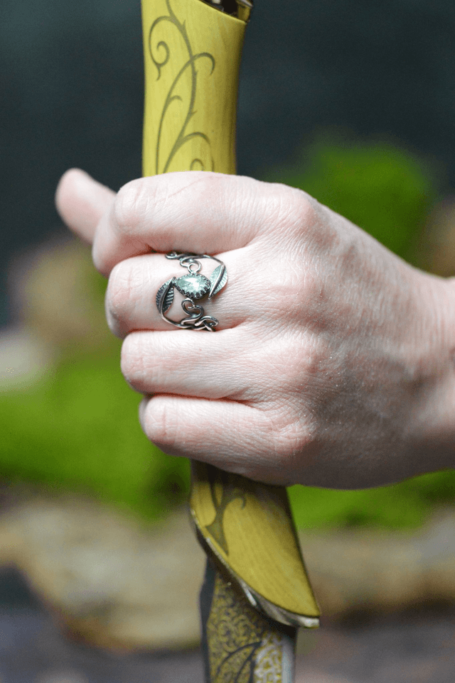 Bague Elfique - Cyanite verte T53 à 59, feuilles simples