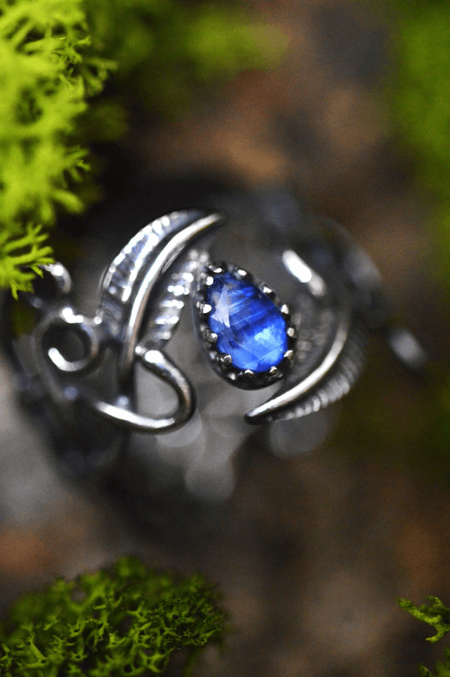 Bague Elfique - Petite Cyanite bleue T54 à 60, feuilles simples