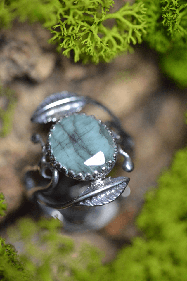 Bague Elfique - Emeraude T55, feuilles simples
