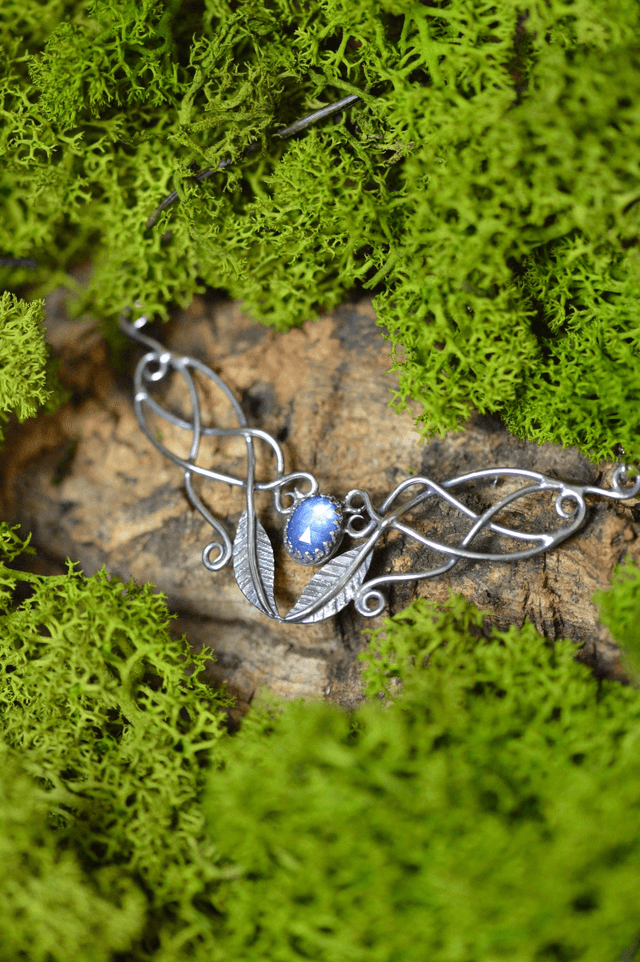 Collier Elfique - Cyanite Bleue ovale, feuilles simples